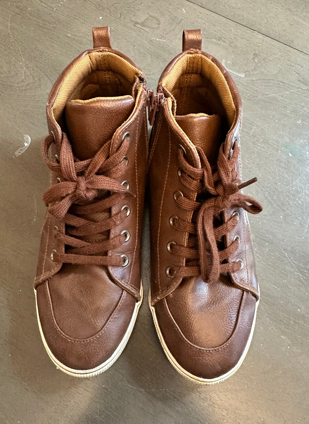 Cat & jack high top shoe - size shoes-teen 6