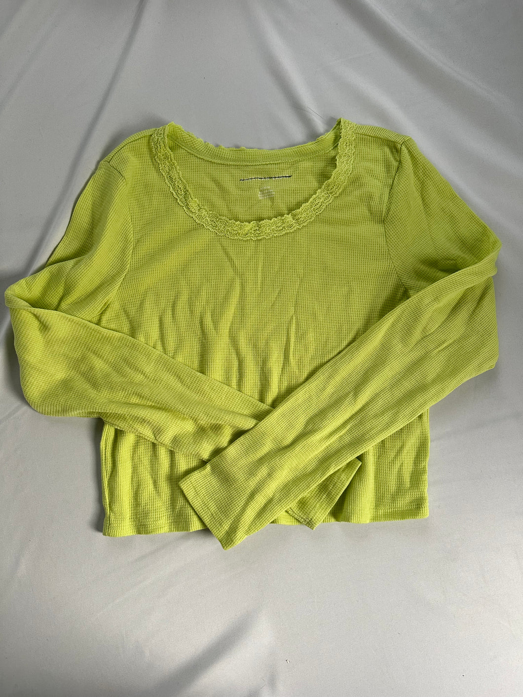 American Eagle (538) NWOT cropped thermal - size Junior Girls M (7-9)