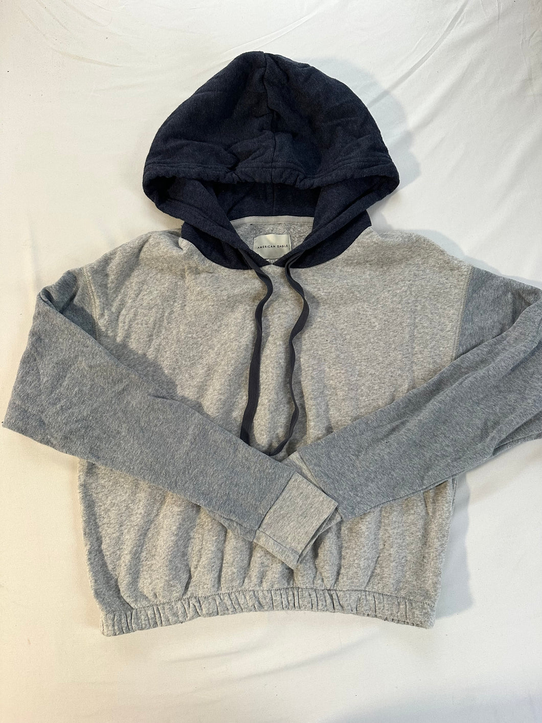 American eagle Cropped hoodie - size Junior Girls S (3-5)