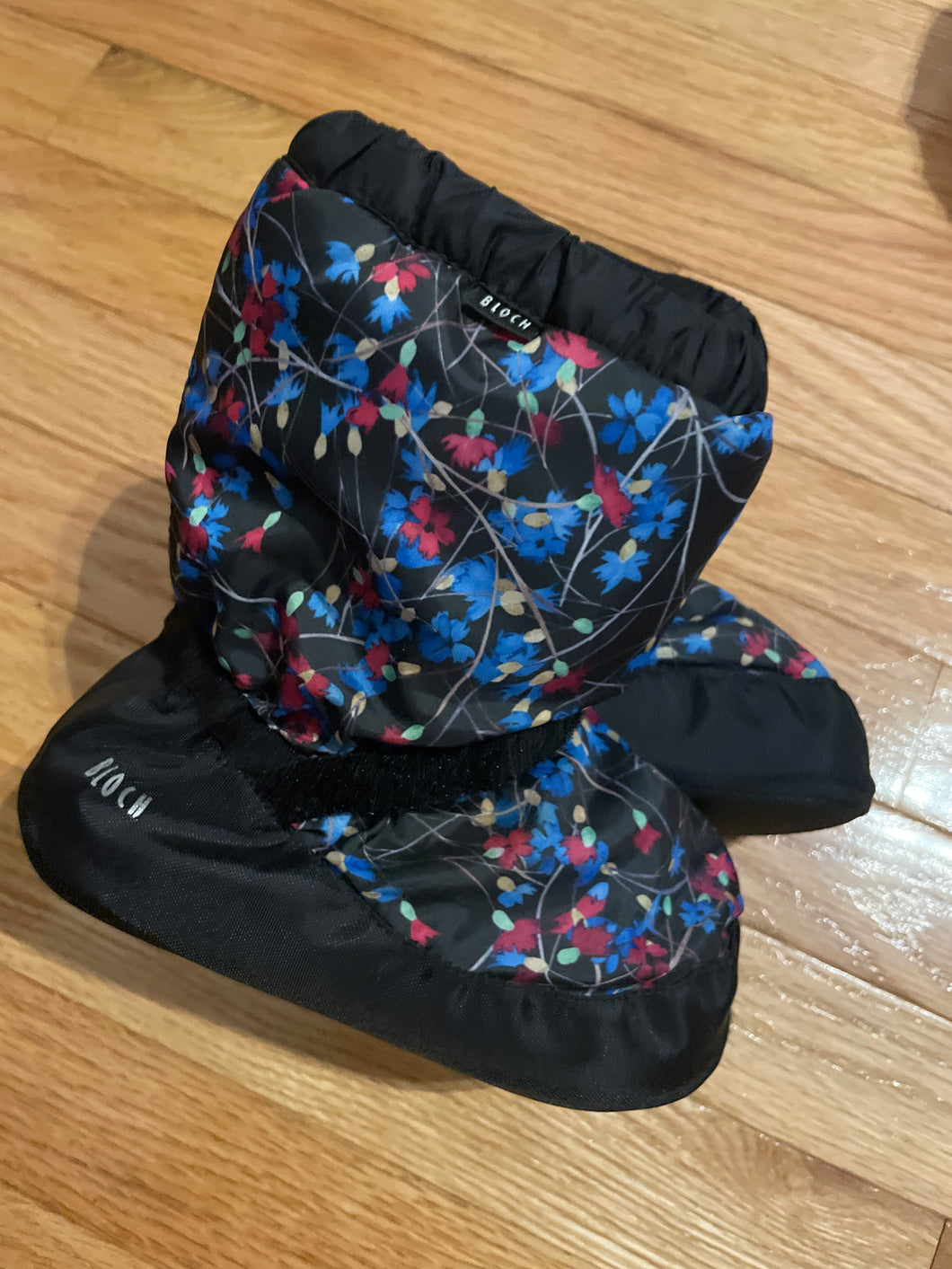 BLOCH dance booties Like New - size shoes-youth   10
