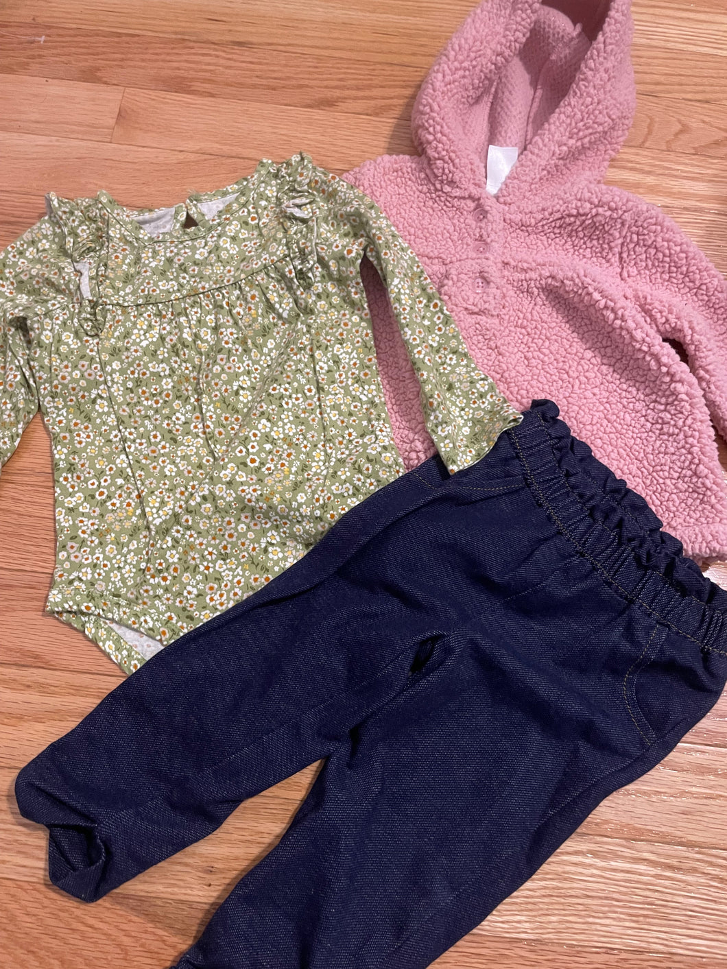 3 Piece Carters Lot Jeggings, Pink Fleece & - size 12 Months