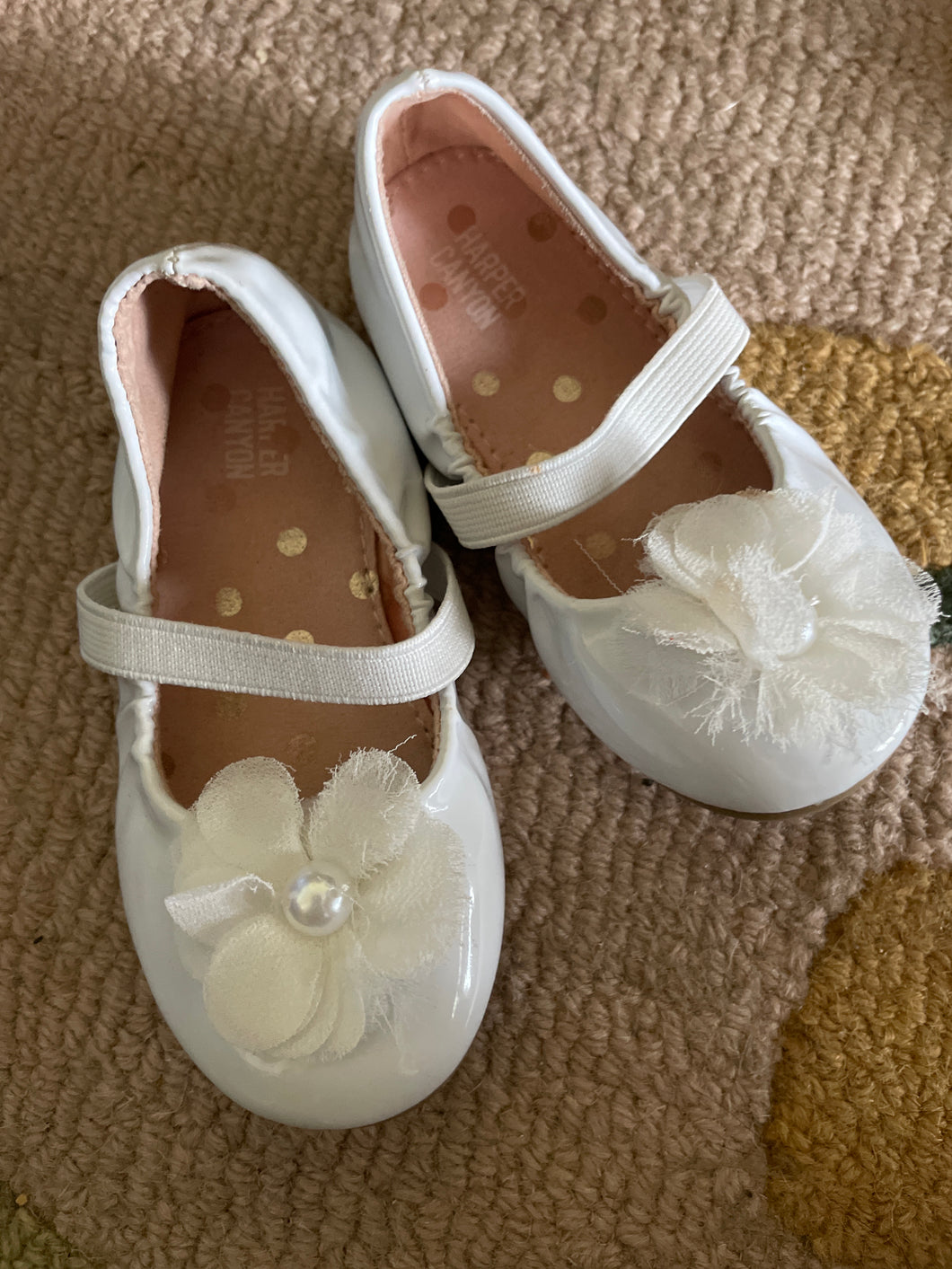 Harper Canyon White Shoes - size Shoes-toddler 5
