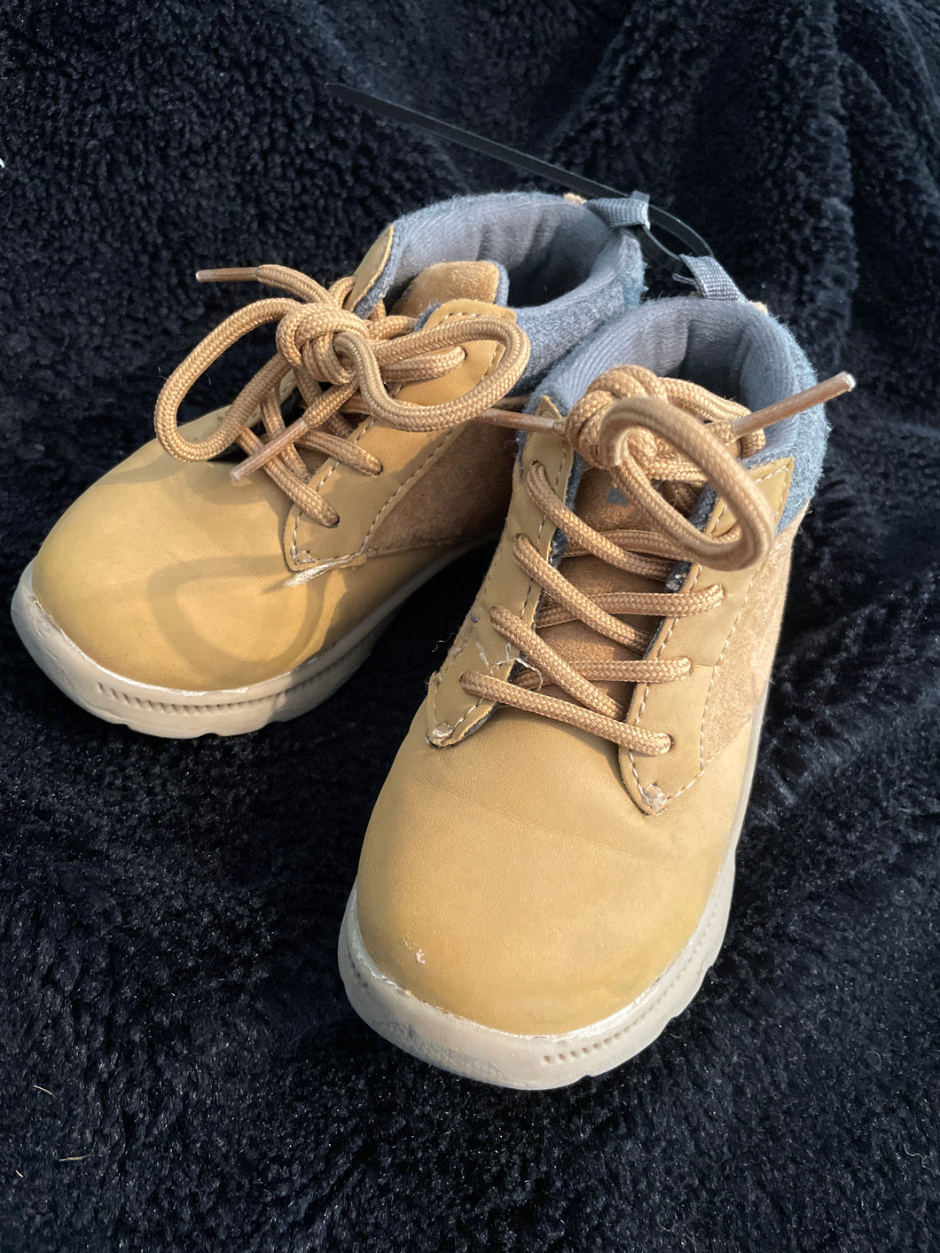 Boys OshKosh Boots See photo for wear - size Shoes-toddler 7