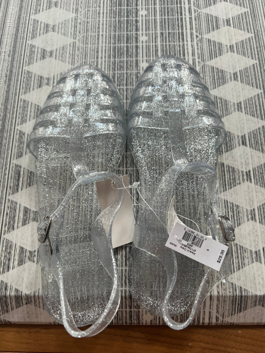 Brand New Gap Jellies - size shoes-youth 5