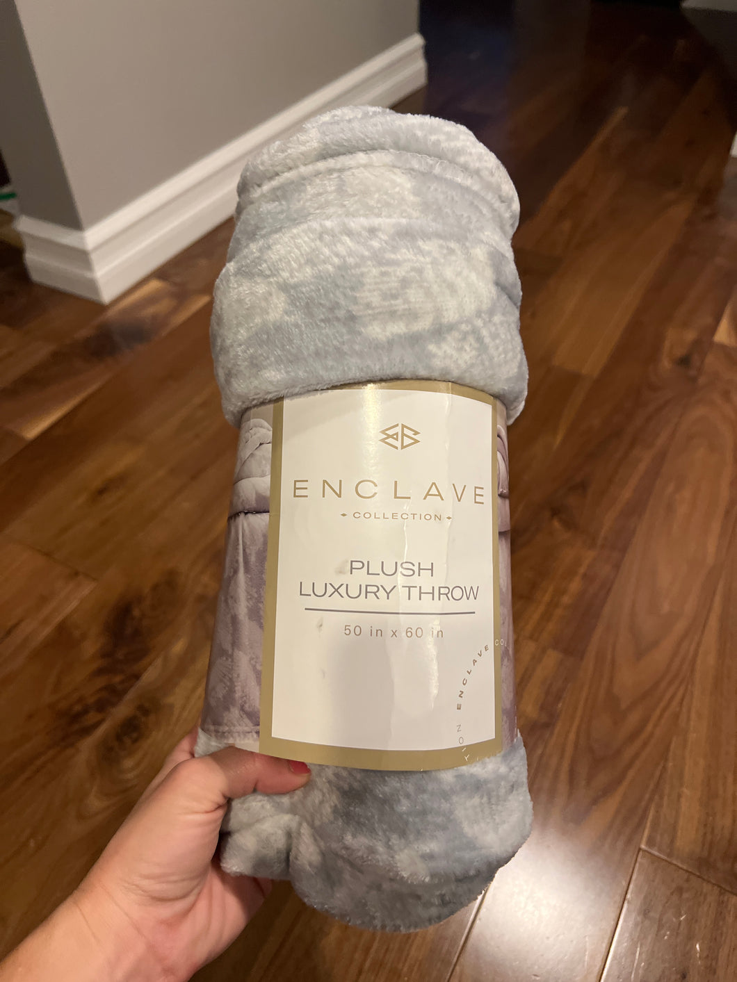 BN plush luxury throw 50x60