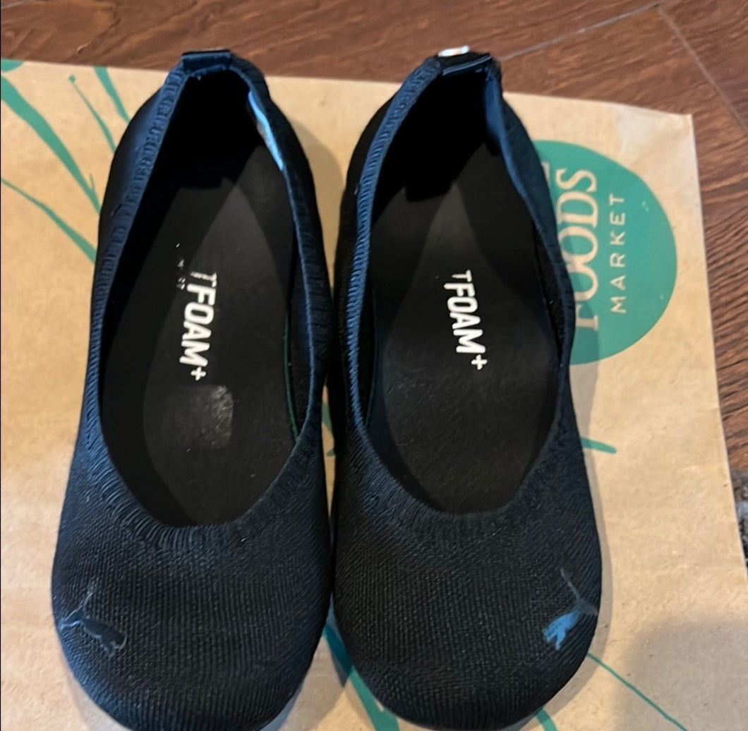 Puma Black Ballet Flat Slip On Shoe - size Shoes-Womens 6.5