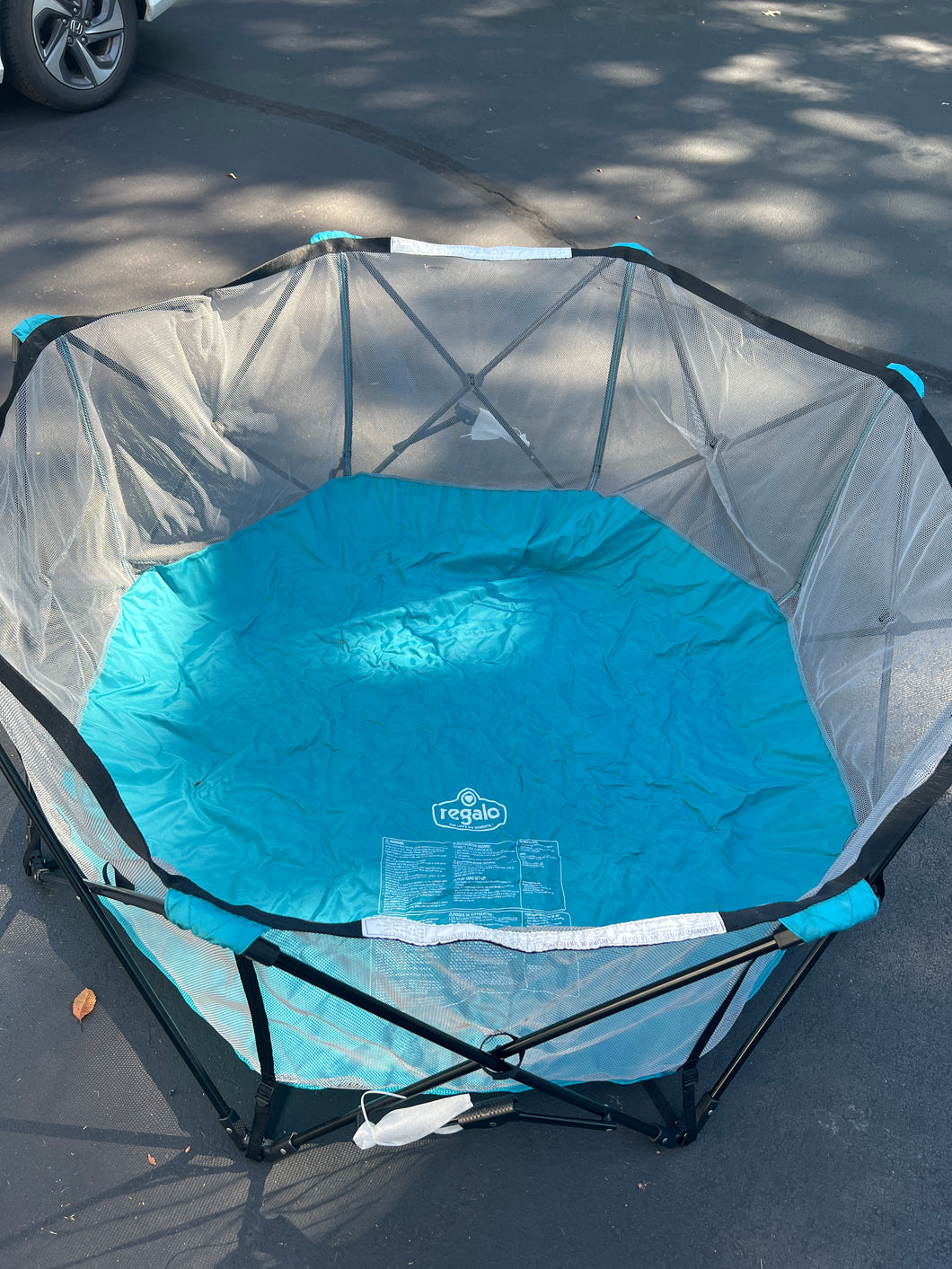 Regalo Outdoor Playoen 5 feet wide 28 High