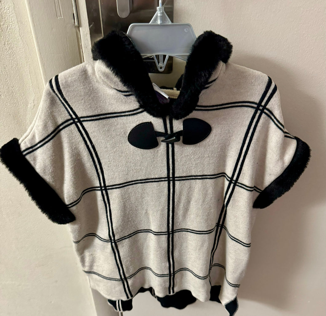 Tahari hoodedkknitponcho sweater w/faux fur trim - size 4T/4