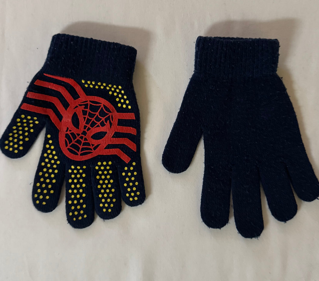 A pair of Spiderman warm winter gloves blu/rd5-8y
