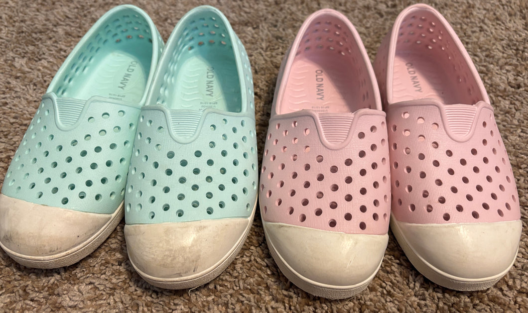 2 slip on shoes Pink and blue - size shoes-youth   10