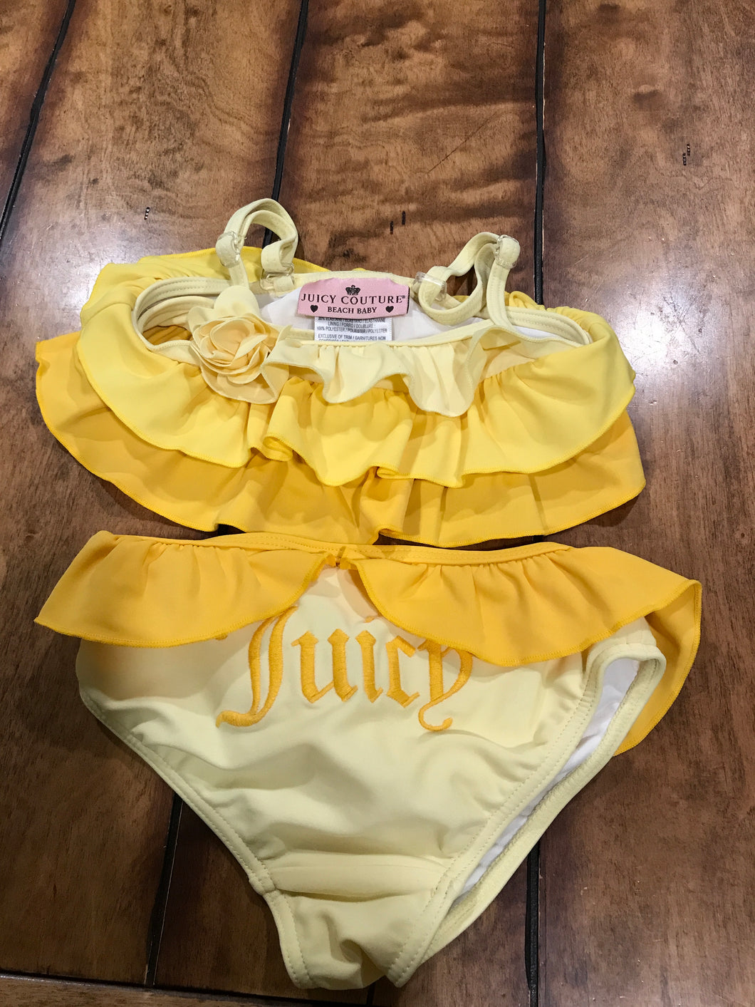 Juicy Couture 2 piece - size 12-18 Months