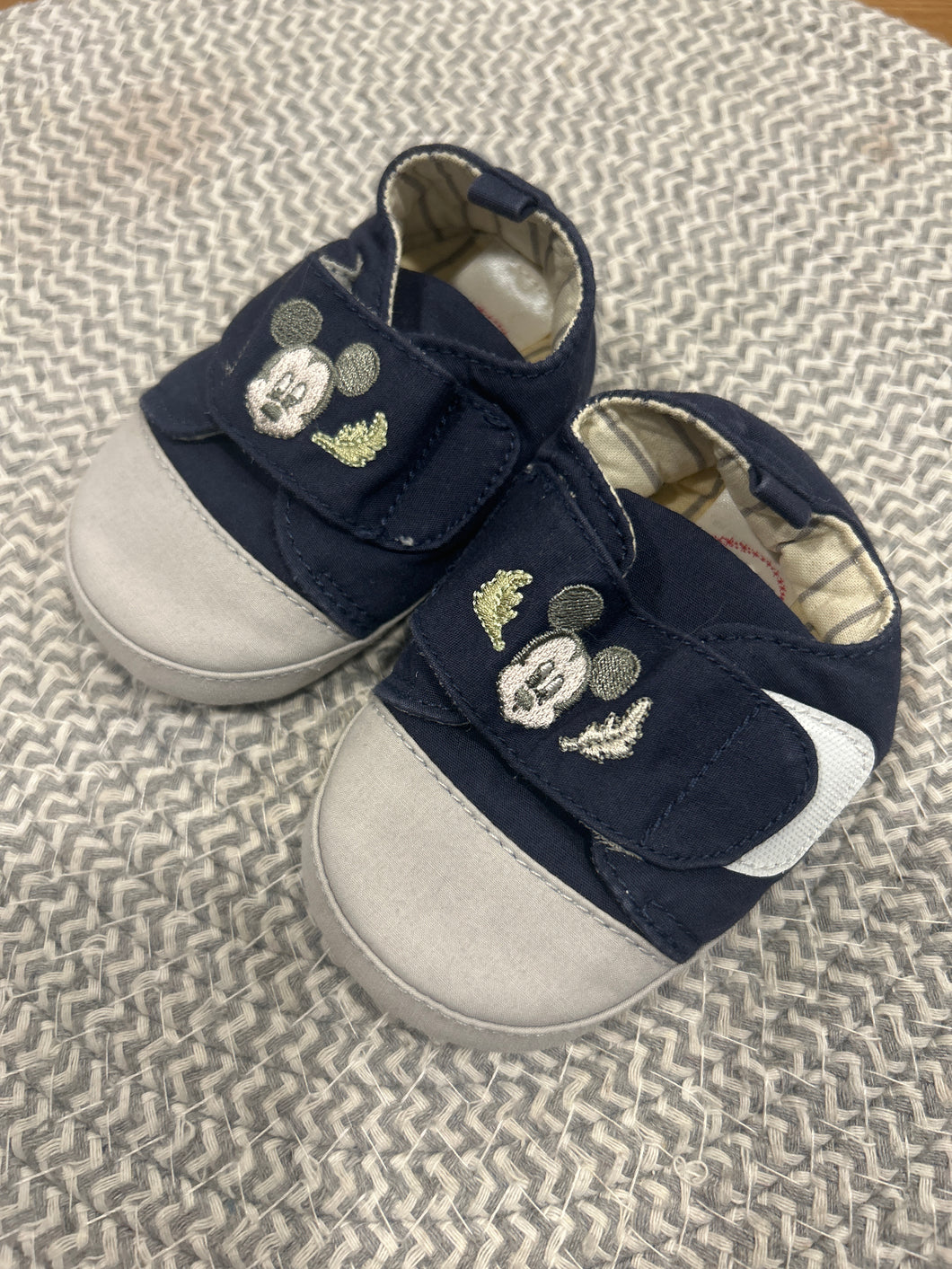Disney Mickey shoes 6-12 months - size Shoes-Baby 0-2