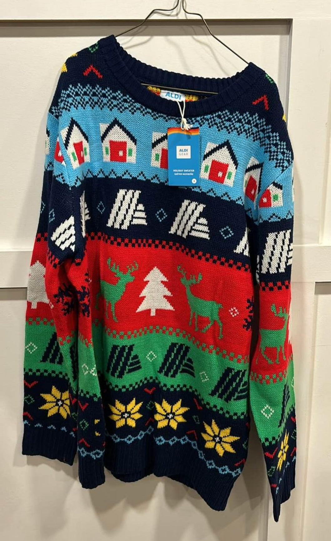 NWT Aldi Holiday sweater fits chest size 34-36 - size Women S (4-6)