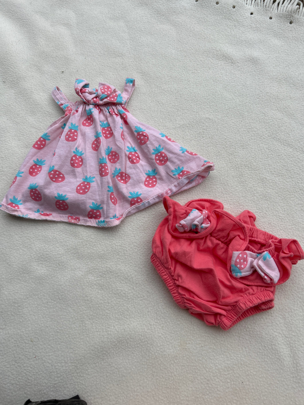 Koala Baby 2-piece set Strawberries - size 0-3 Months