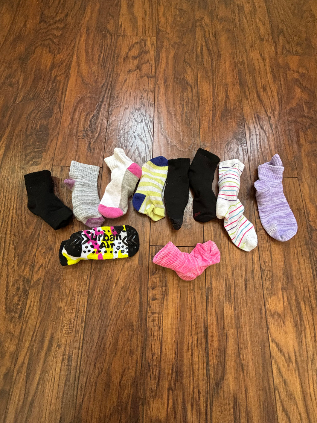 437 medium sized socks 10 pairs