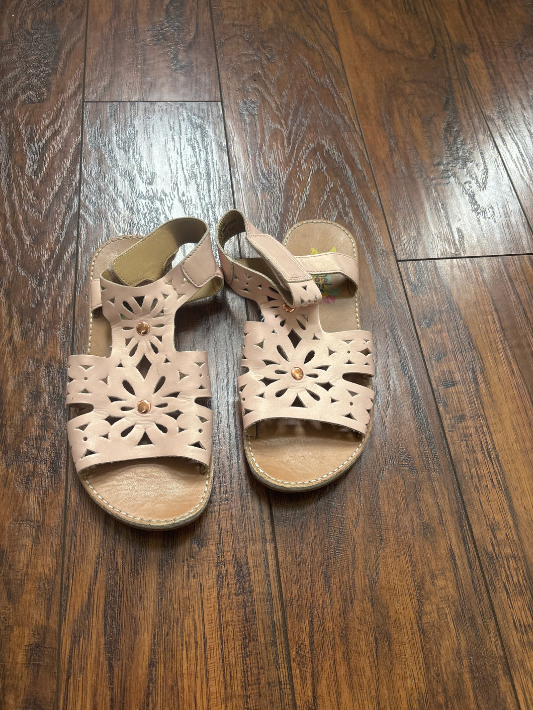 135 Sandals size 2 - size Shoes-youth  2