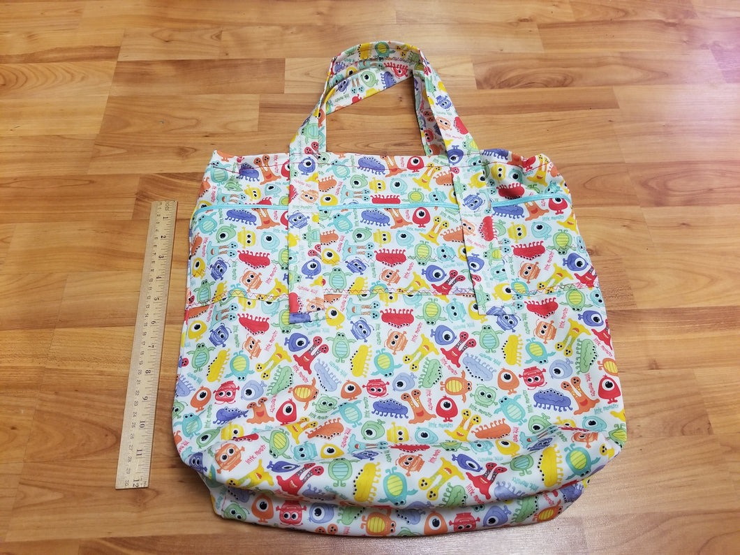 Large diaper bag 6 pockets on outside