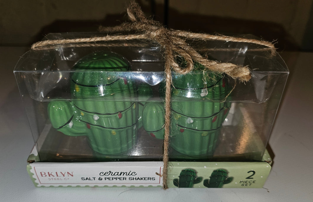 Cactus salt & pepper New in box
