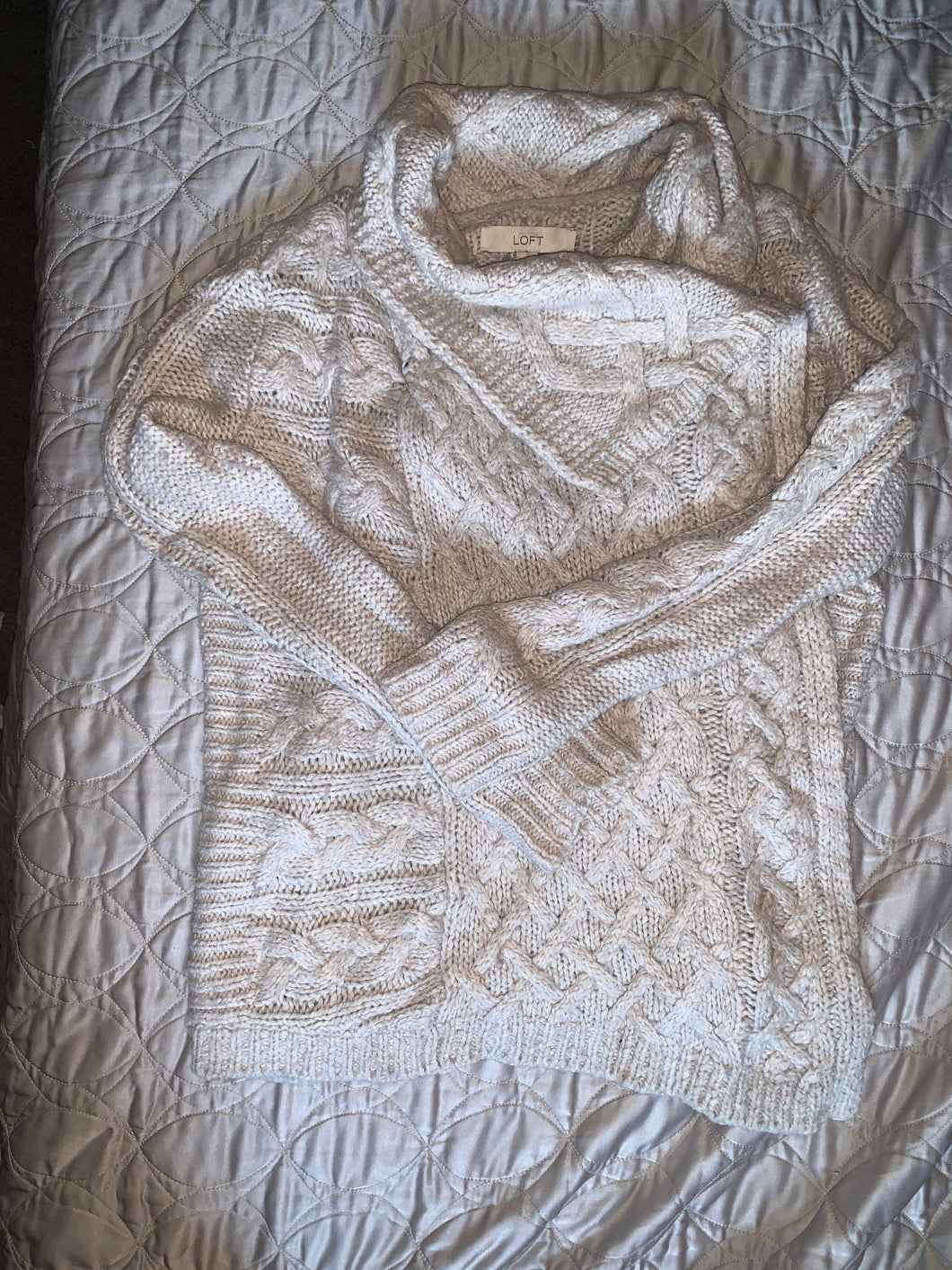 Loft juniors/women Sweater oatmeal - size Junior Girls S (3-5)