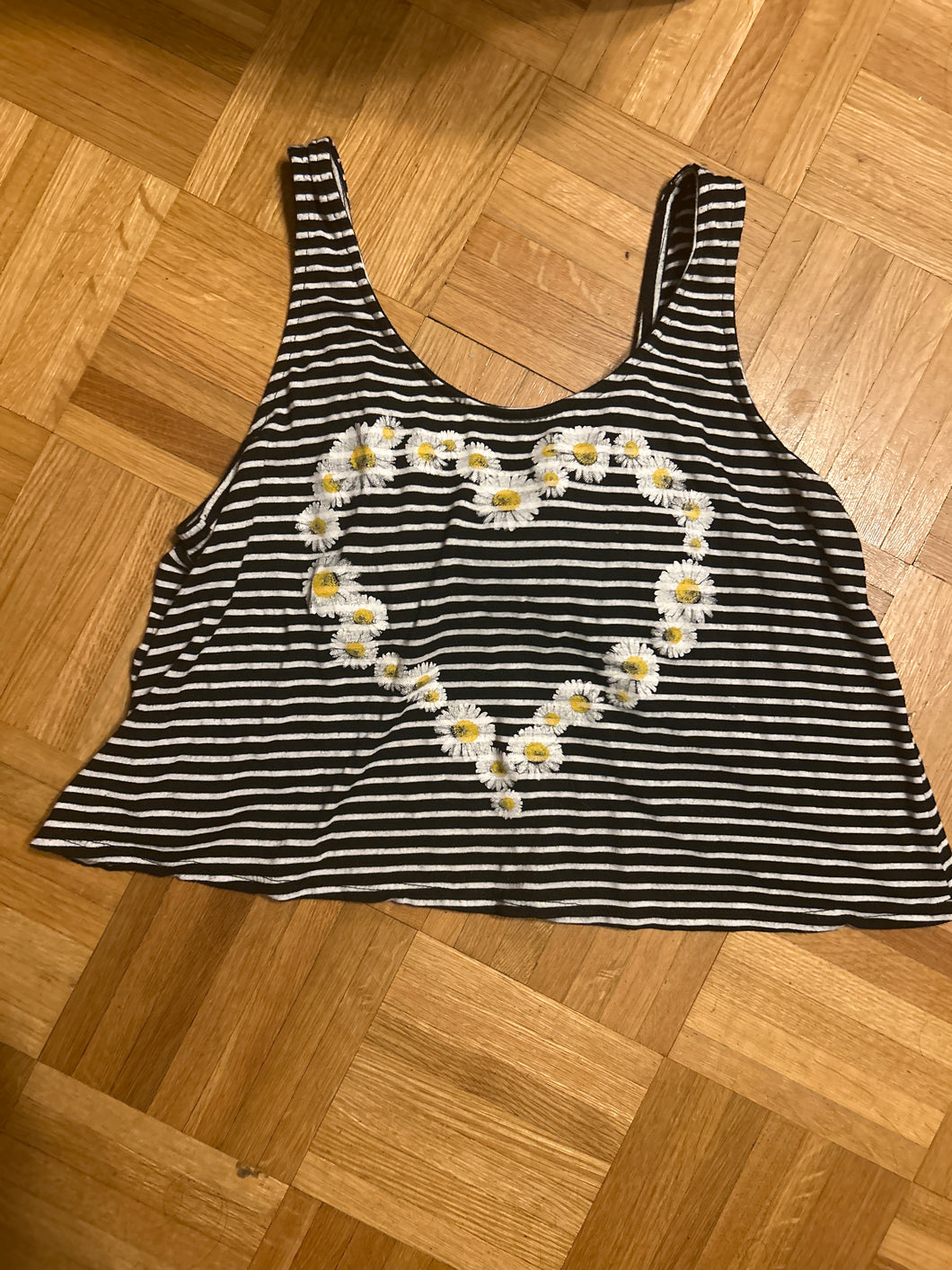 Charlotte Russe Daisy Top - size Junior Girls S (3-5)