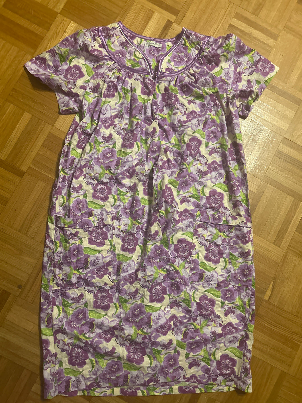 Purple Floral Nightgown - size Women L (12)