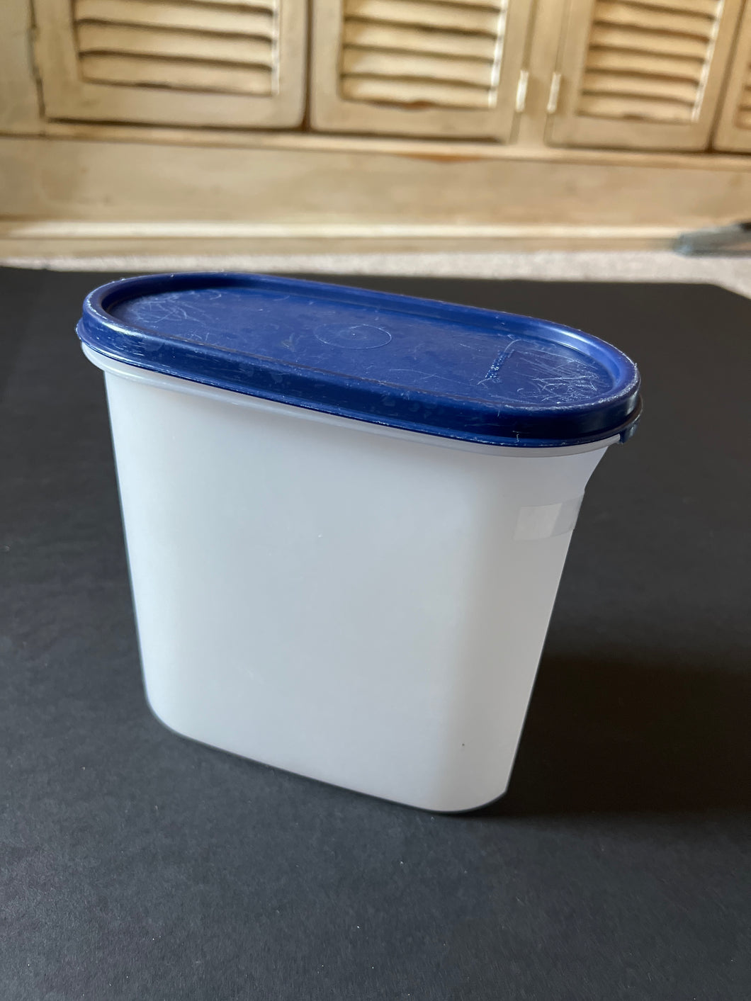 TUPPERWARE TALL STACKABLE CONTAINER