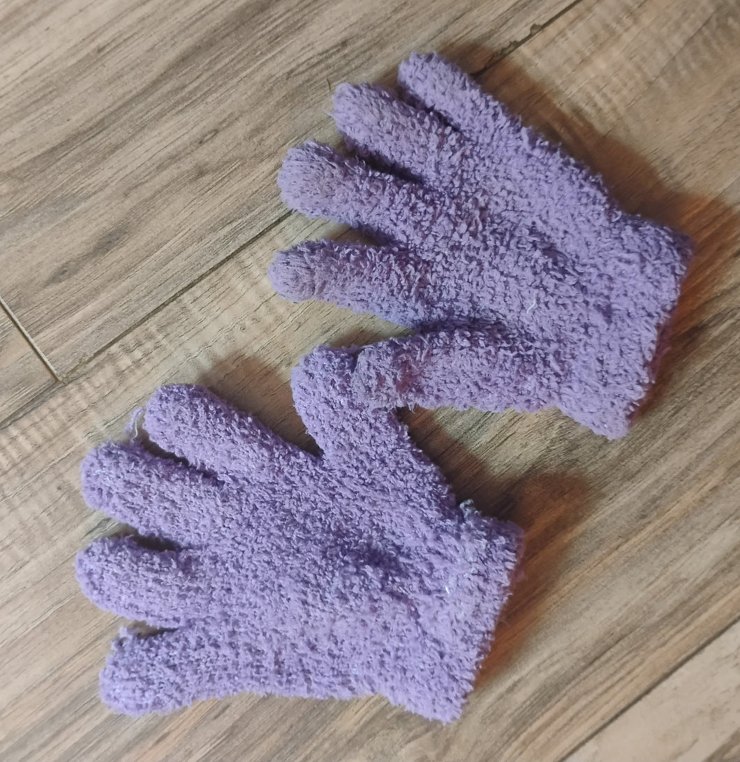 Purple fuzzy gloves Toddler size