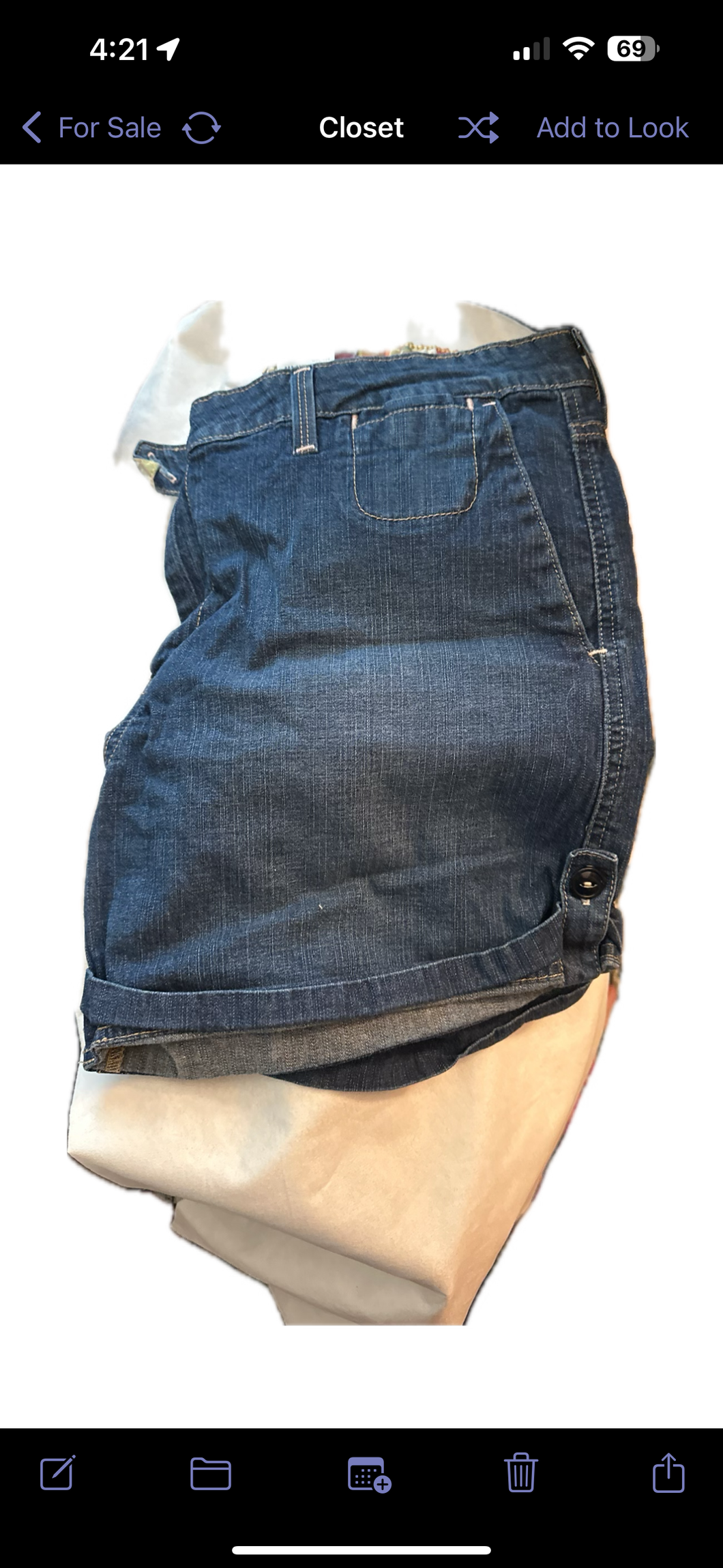 Levi Jean shorts - size Women XL (14)