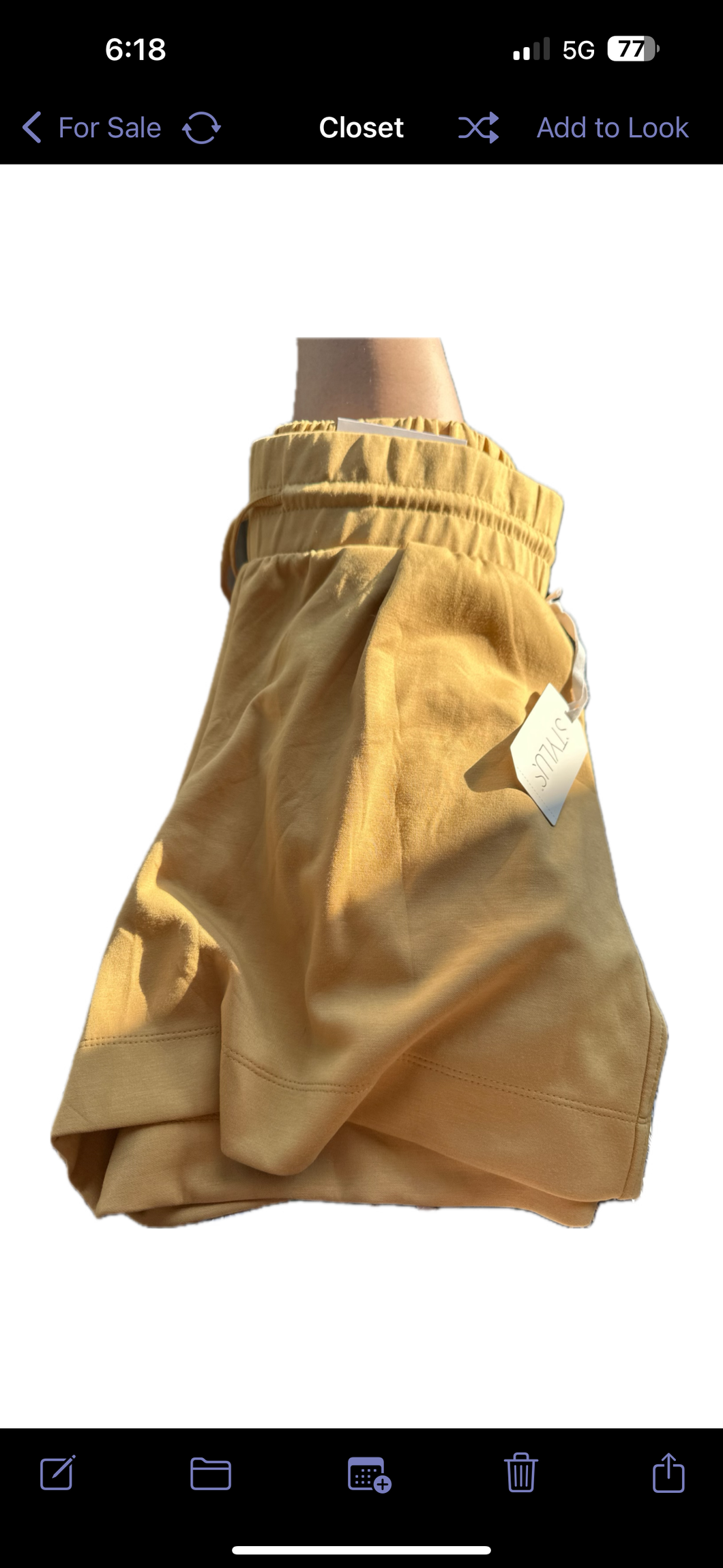 NWT stylus shorts Pearl yellow - size Women L (12)