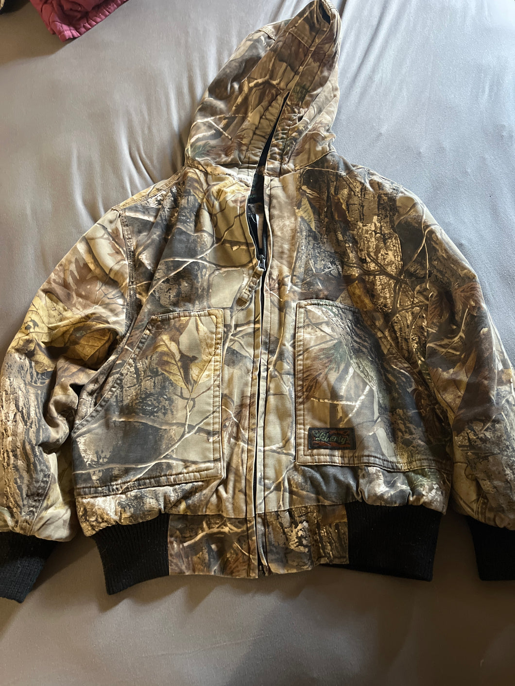 Real tree camo coat - size Kids 10
