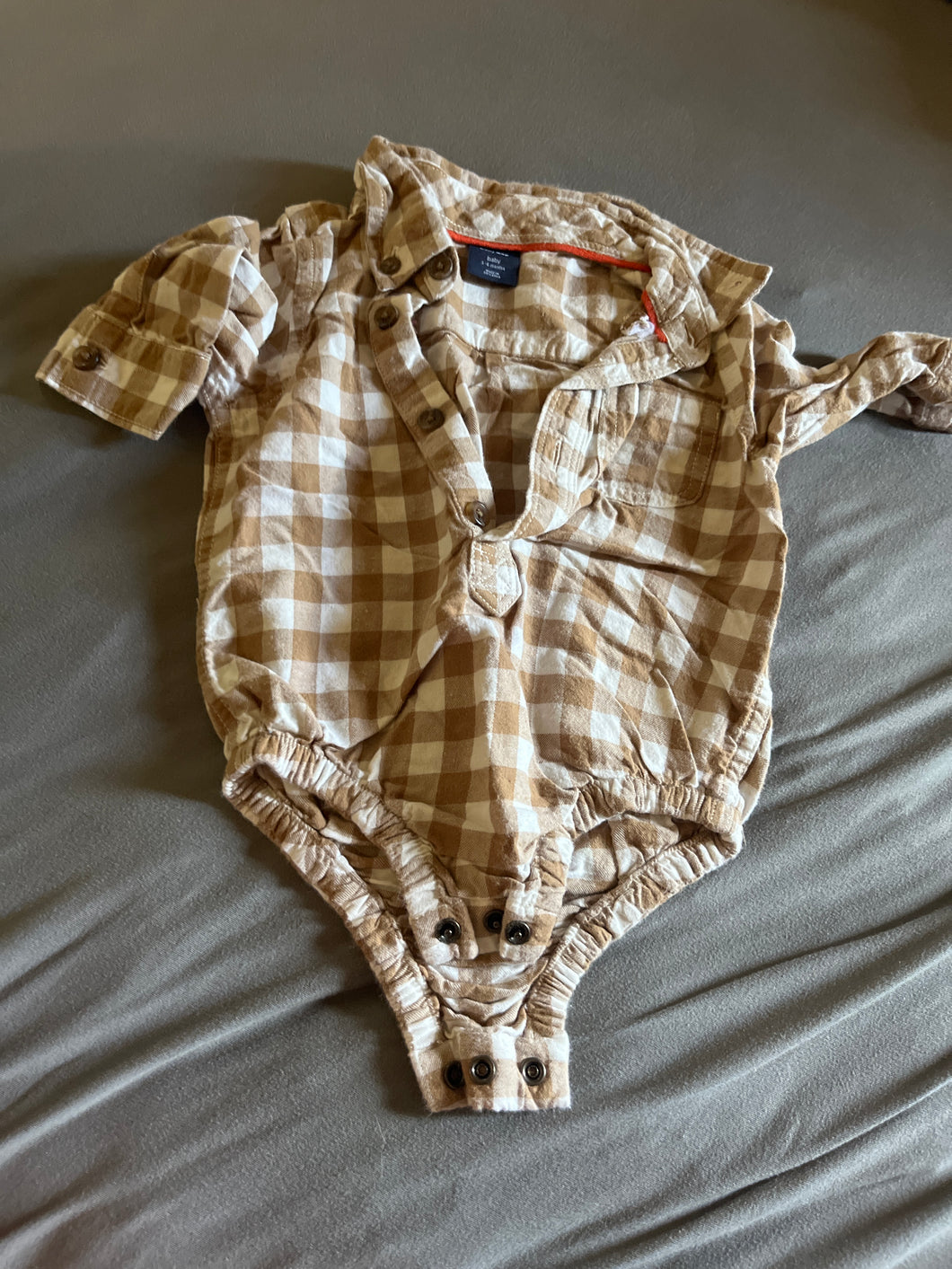 Tan plaid onesie Long sleeve - size 3-6 Months