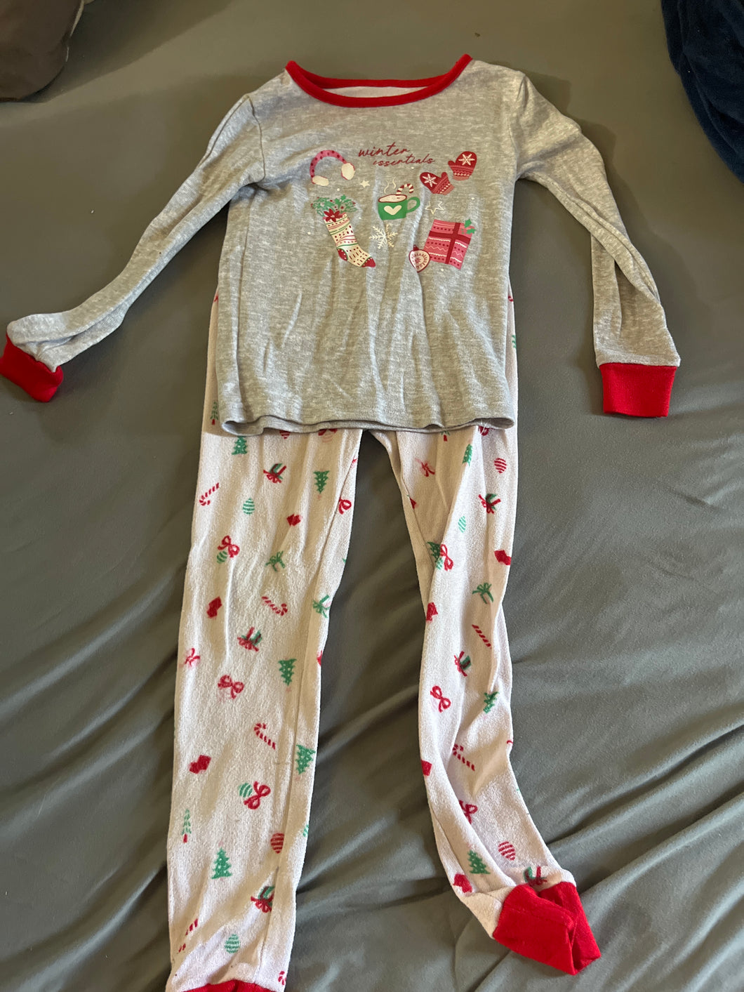 Winter essentials pjs Pink color - size 5T/5