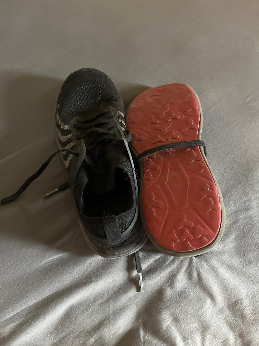 Black red sneakers - size Shoes-youth  3