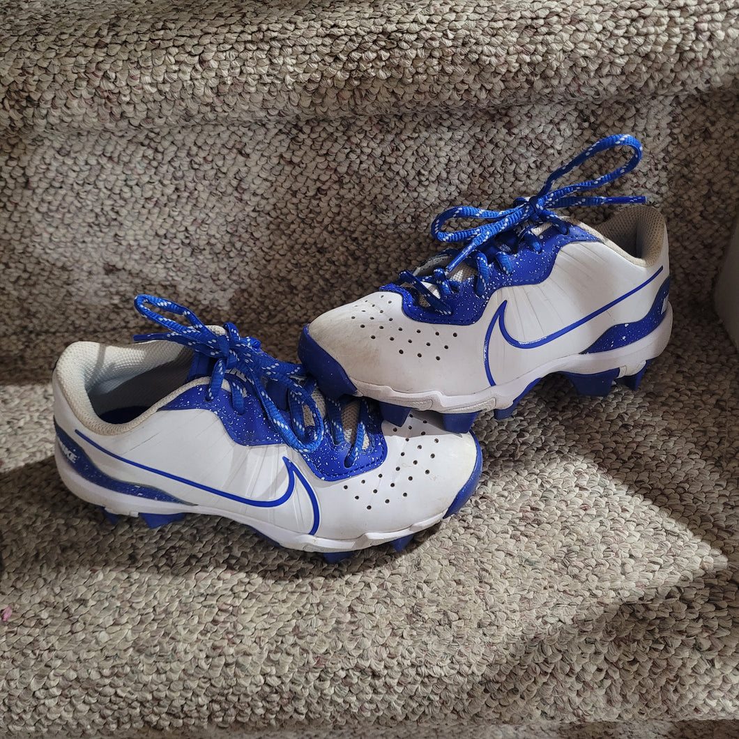 Baseball shoes Used one season - size Shoes-youth  1