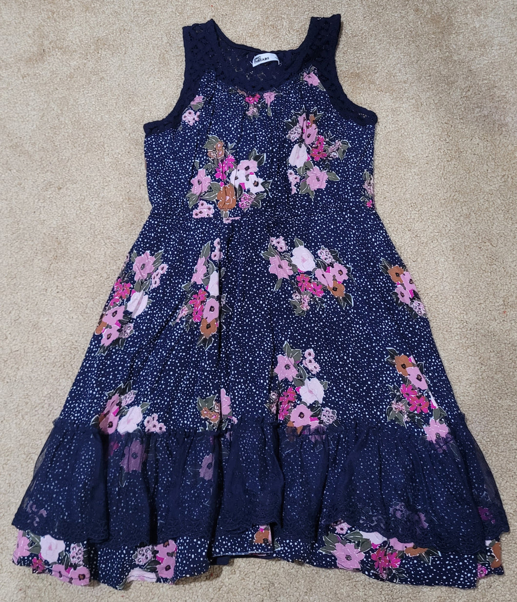 8/10 beautiful like new Floral polka dot dress - size Kids 8