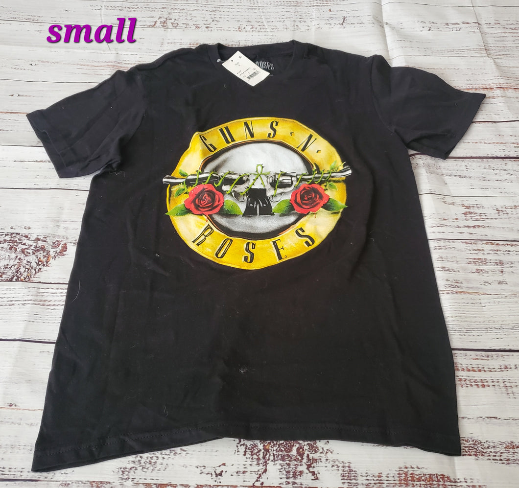 new - guns and roses t shirt - size Mens S