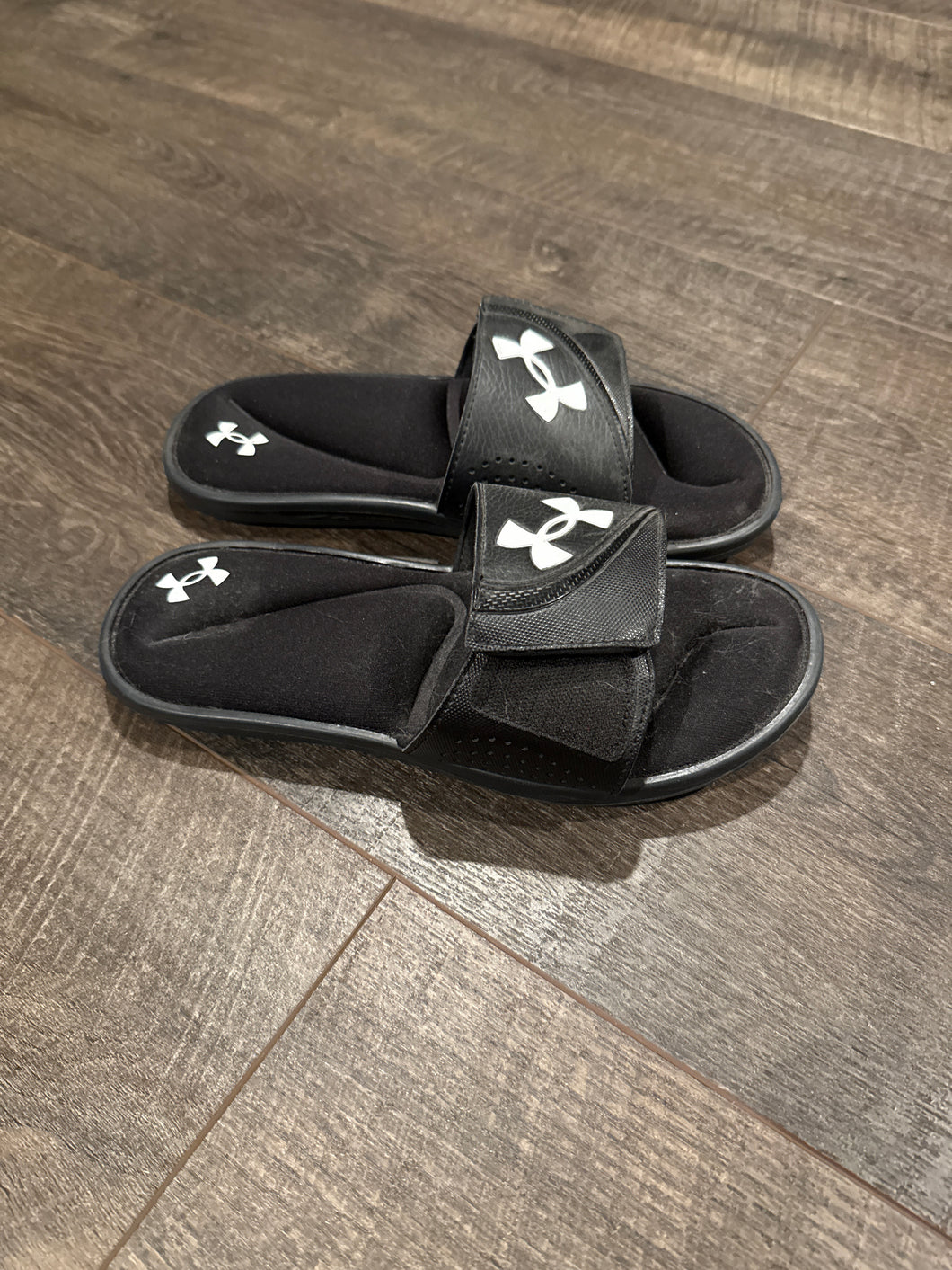 Under Armor slides New - size Shoes-Men 8