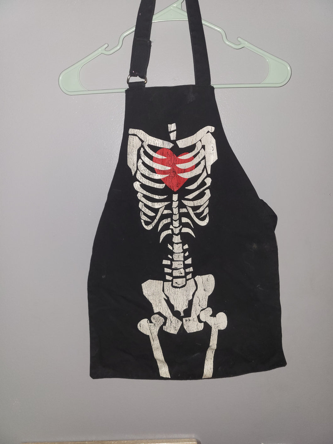 Halloween apron Used when pumpkin carvin