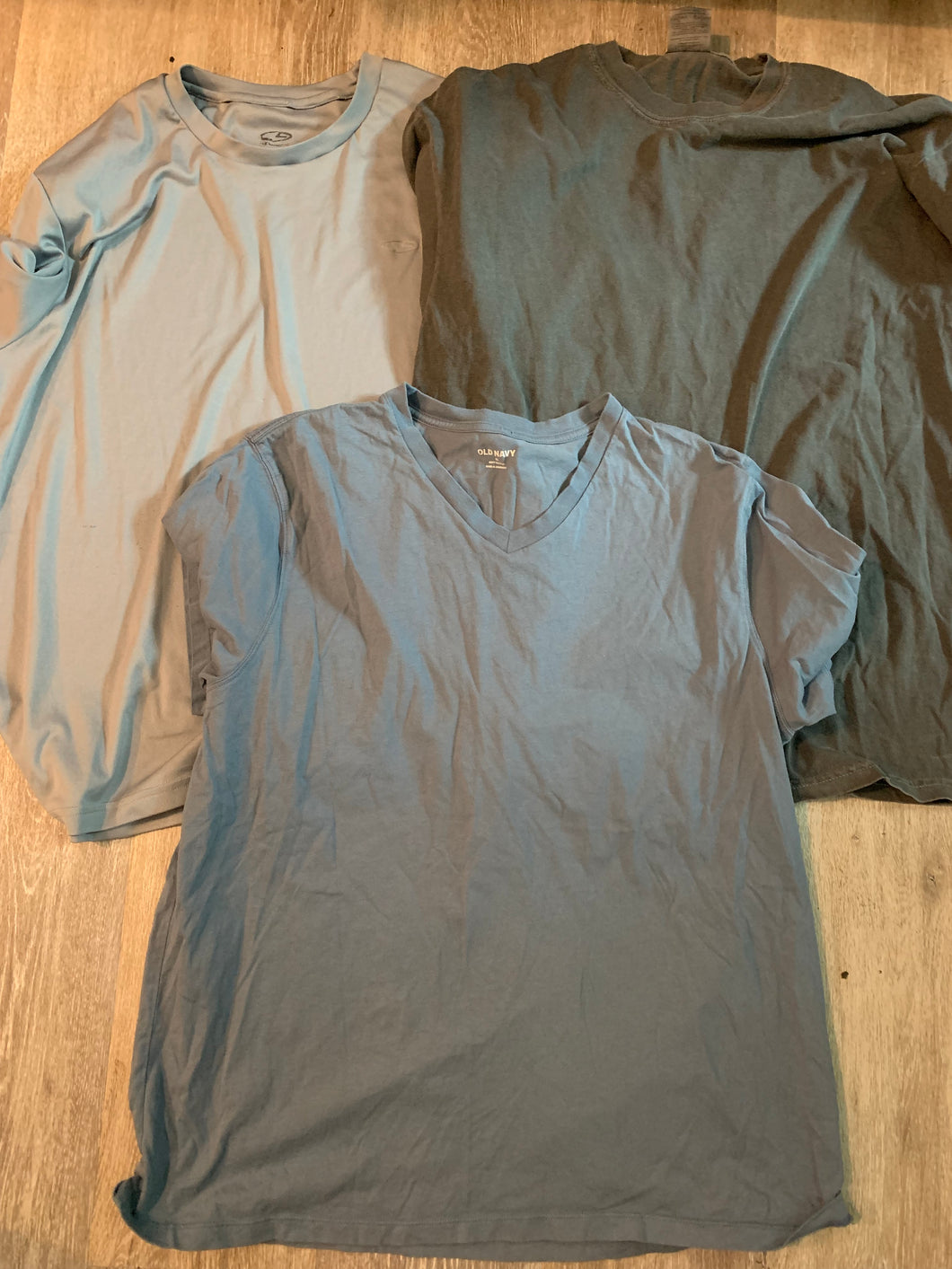3 tshirts Good condition - size Mens XL