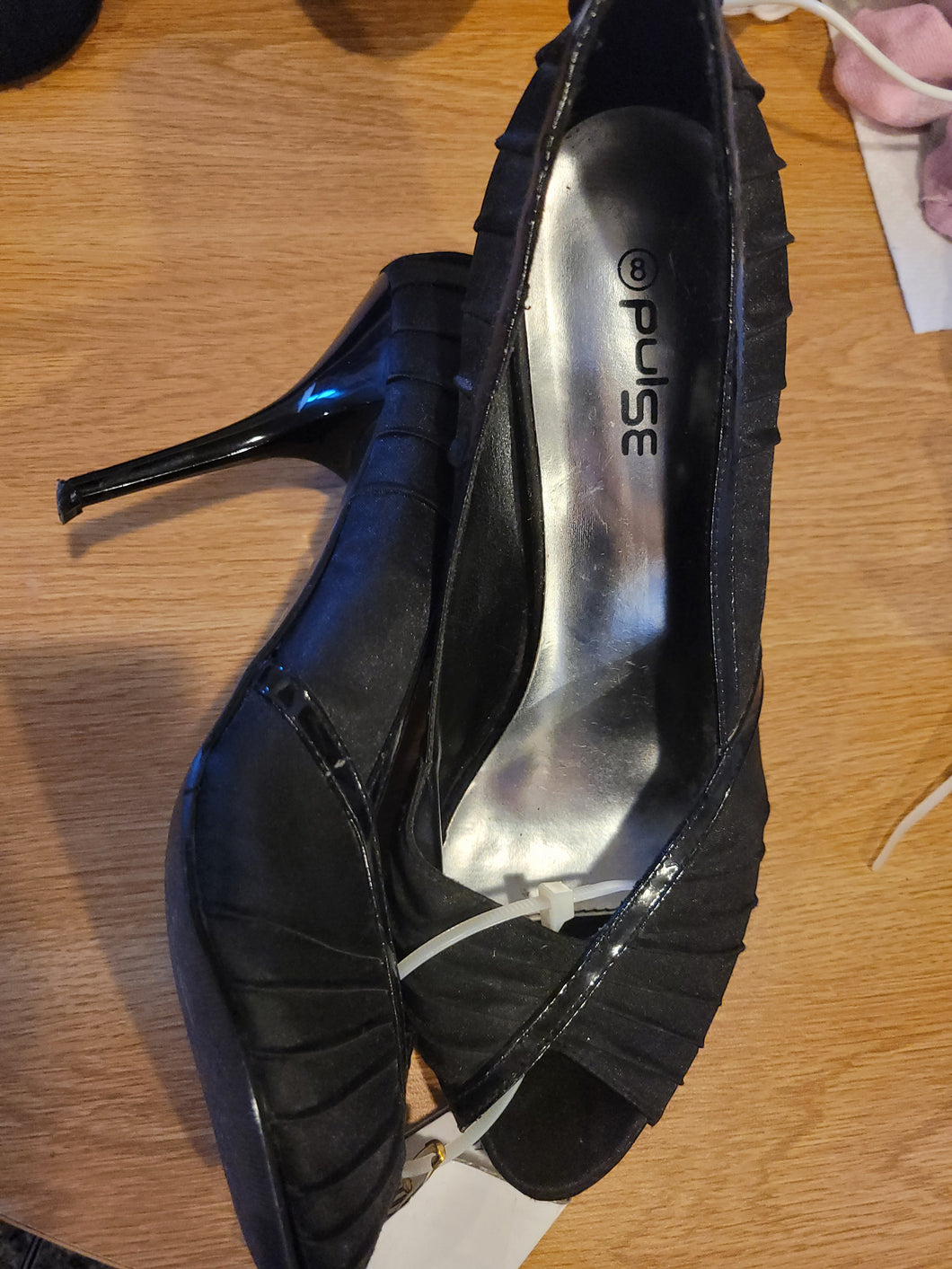 Pulse Black open Toes High Heels - size Shoes-Womens 8