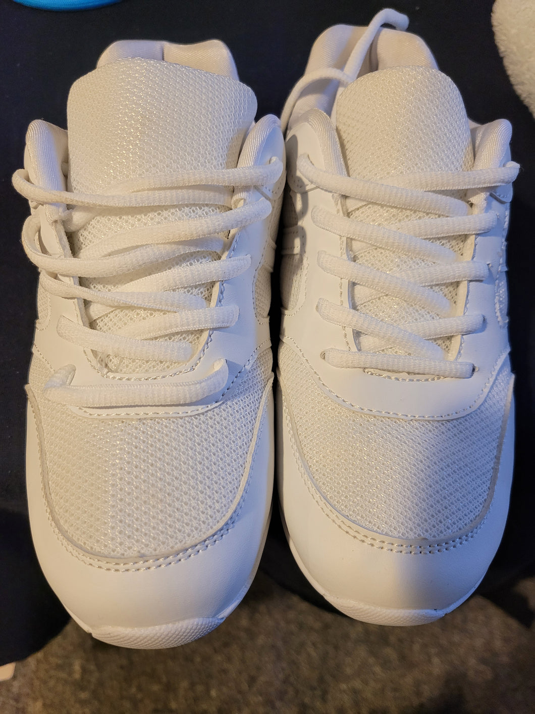 BNIB Danzcue White Cheer Sneakers-Size Run Small - size shoes-teen 6