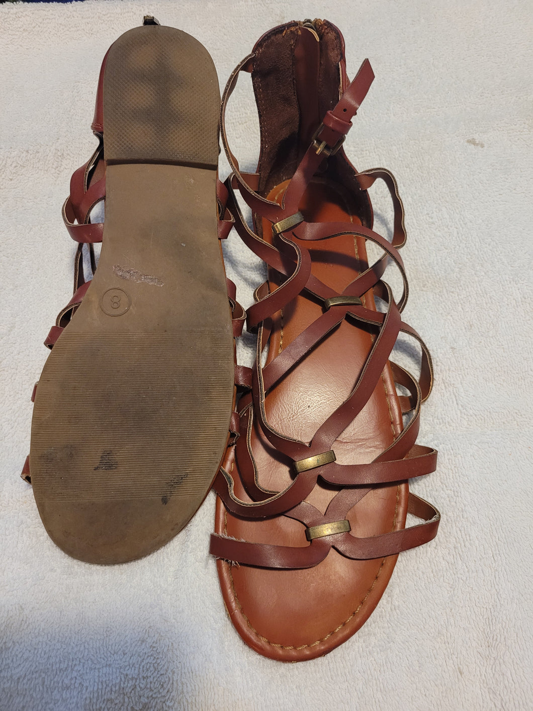 Universal thread brown Sandals-zip up back of - size Shoes-Womens 8