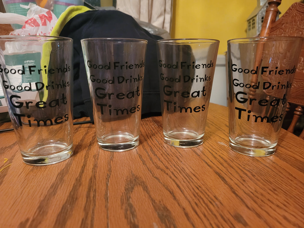 Set of 4 Pint drinking Glasses Good friends,