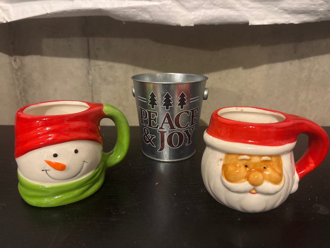 Christmas mugs 2 mugs