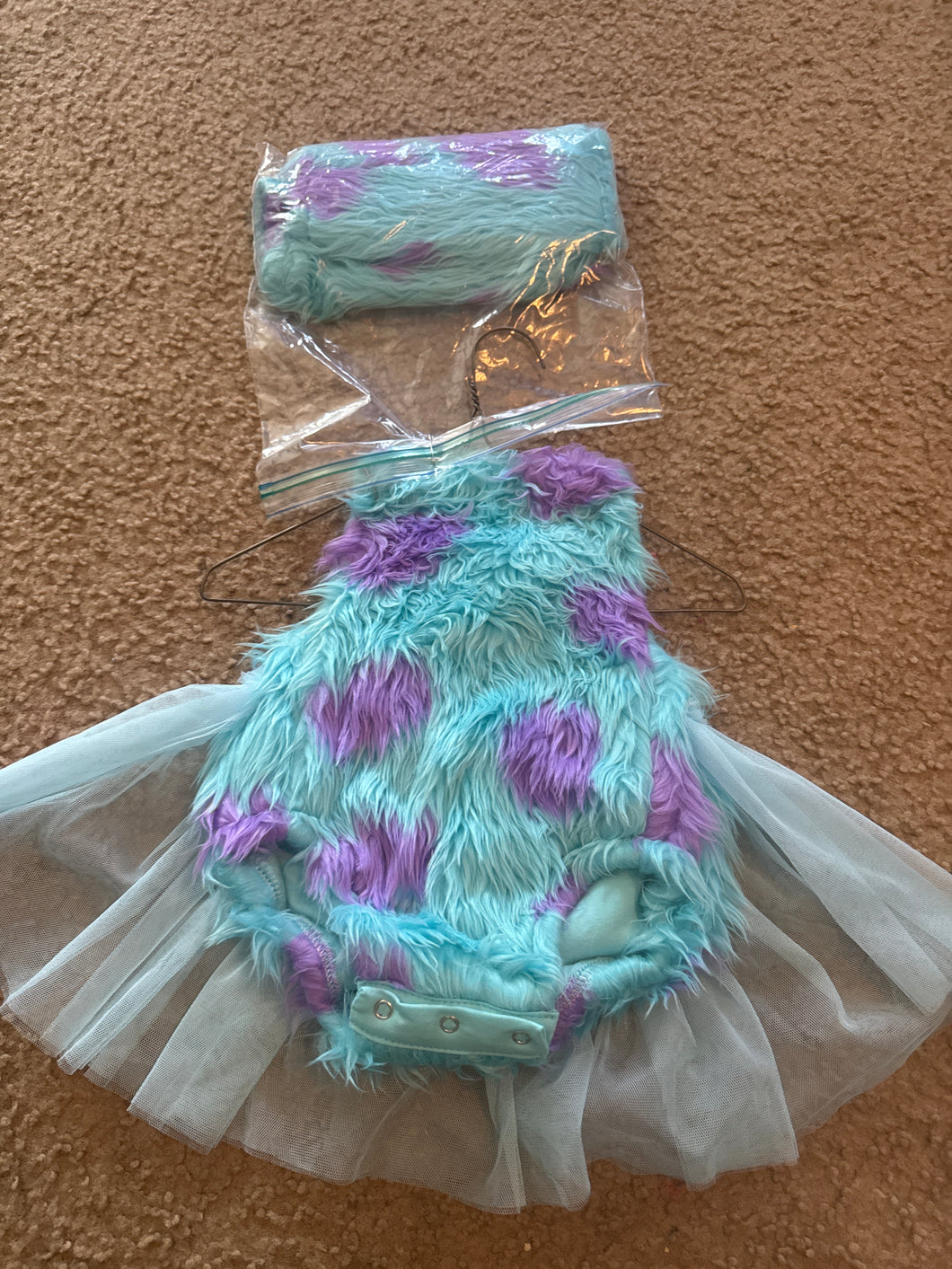 Boo costume Comes with 2 leg warmers - size 18-24 Months