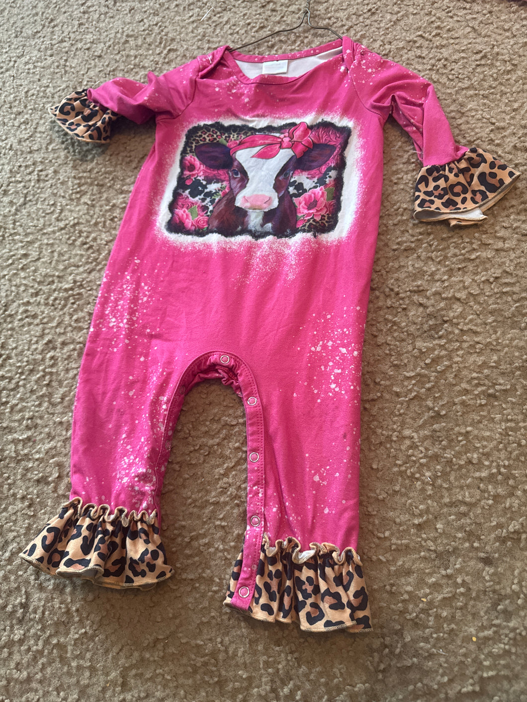 Cow outfit - size 12-18 Months