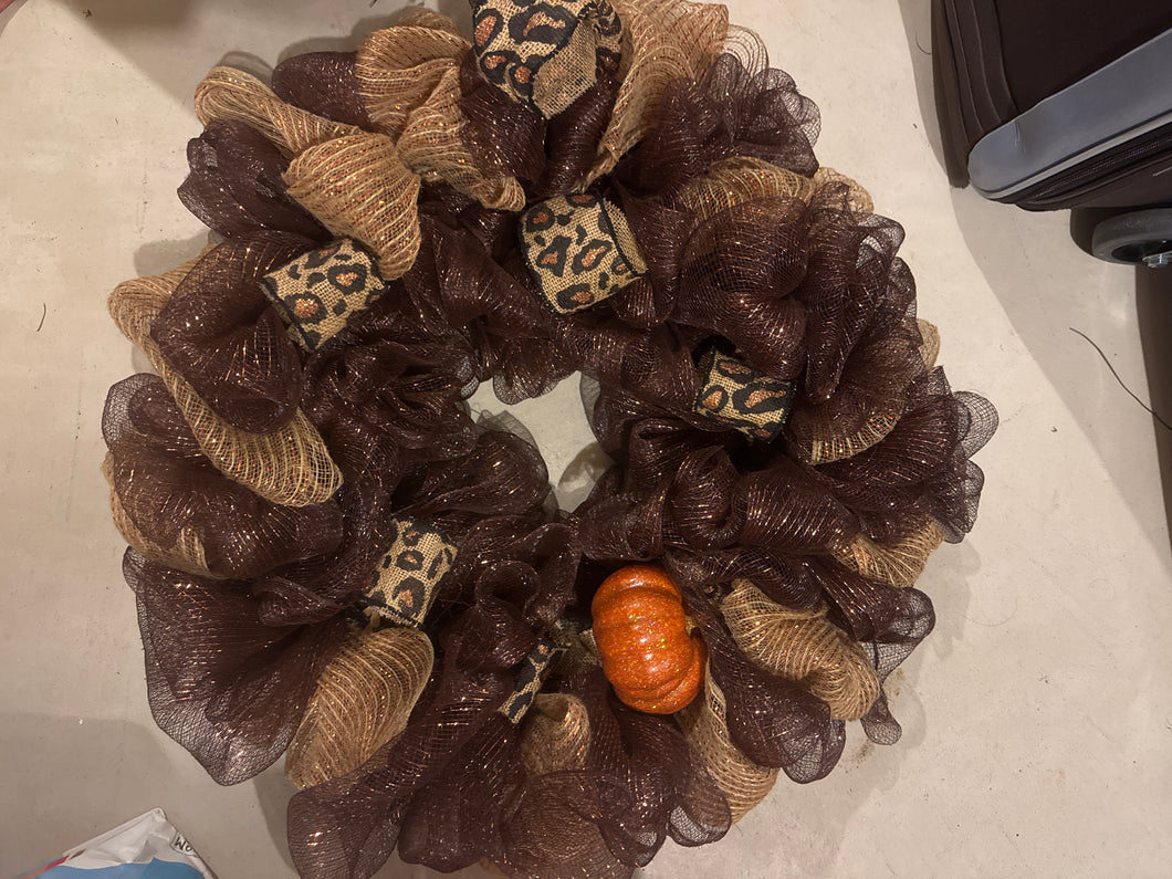 Wreath Leopard and pumpkin