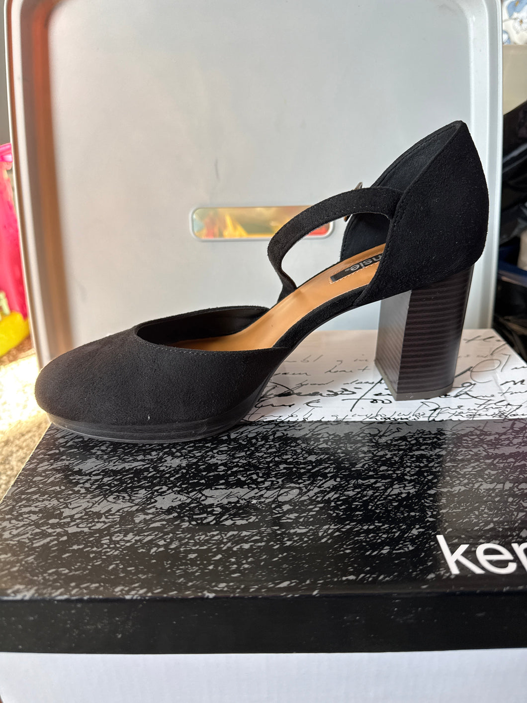 Black heels Worn once - size Shoes-Womens 8
