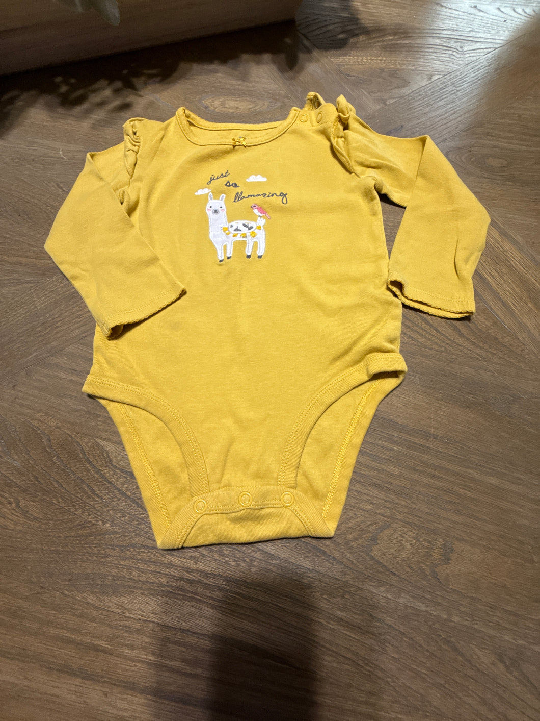 Mustard yellow Long sleeve onesie - size 24 Months