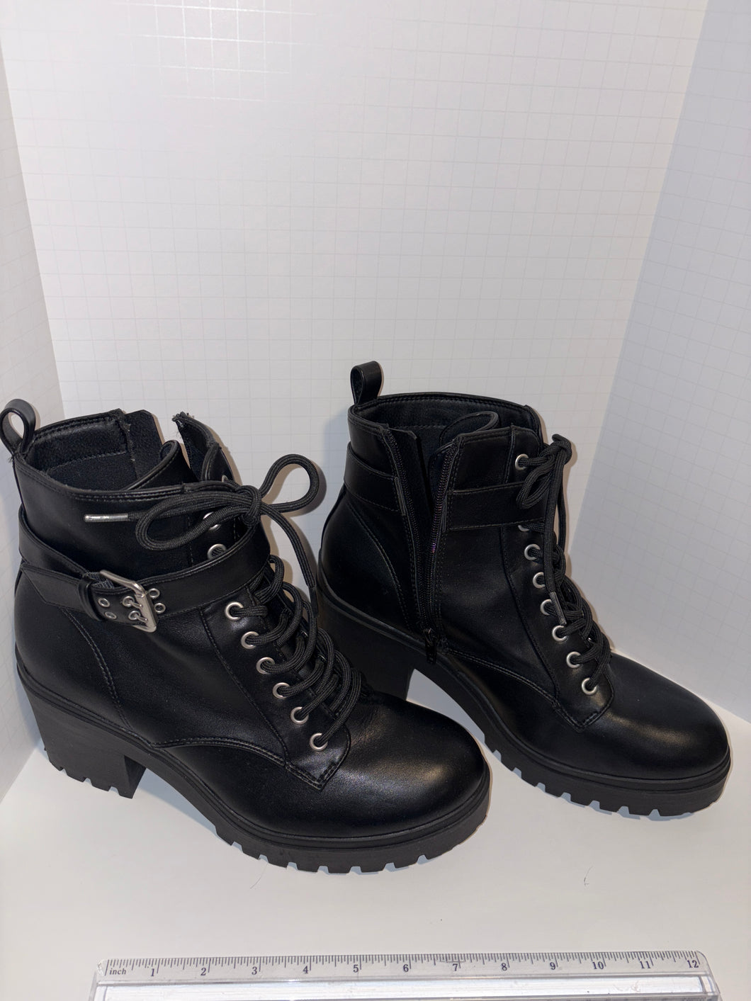 NoBoundaries black boots size 11W like new buckle - size Shoes-Women 11